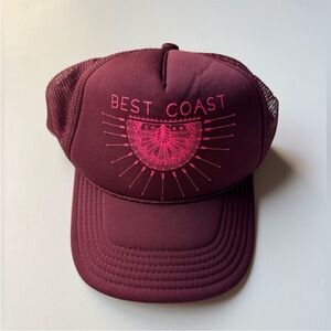 Women’s O’Neill Trucker Hat!!
